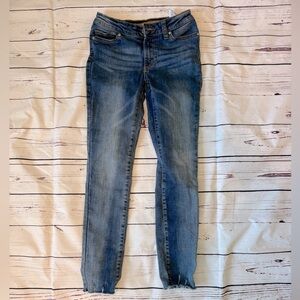 Girls Joe’s skinny jeans.